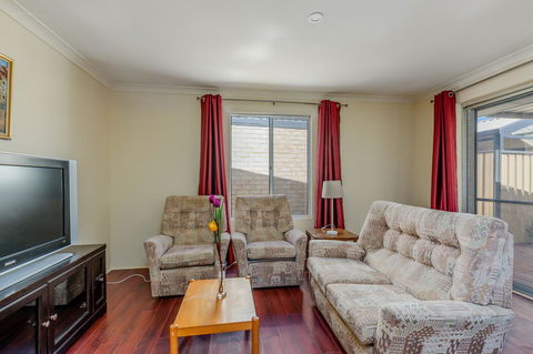 Brilliant, Neat, Convenient, Family-friendly House - Accommodation Kalgoorlie 6