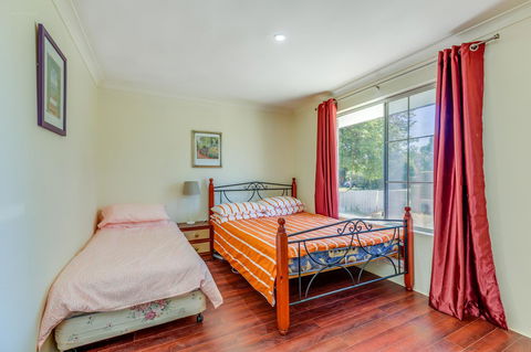 Brilliant, Neat, Convenient, Family-friendly House - Accommodation Kalgoorlie 8