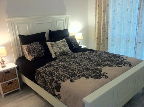 Applegate Lane Chalet - Accommodation Kalgoorlie 9