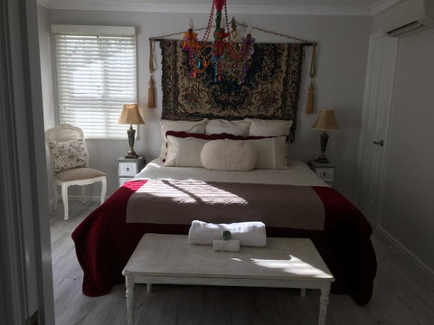 Applegate Lane Chalet - Accommodation Kalgoorlie 7