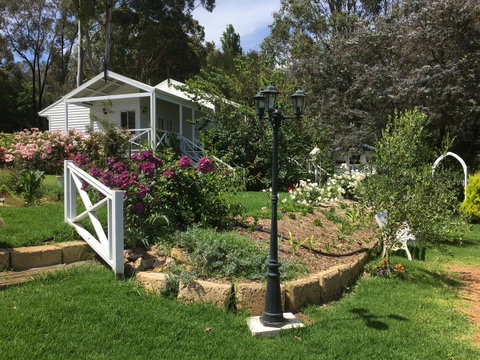 Applegate Lane Chalet - Accommodation Kalgoorlie 4