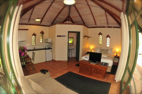 Waterfall Cottages - Accommodation Kalgoorlie 20