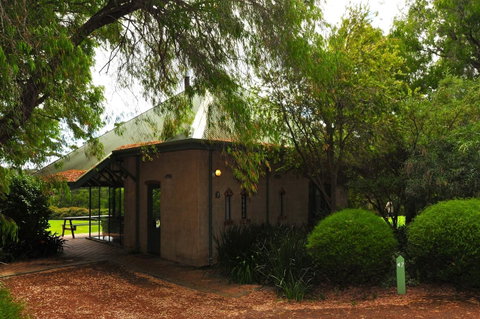 Waterfall Cottages - Accommodation Kalgoorlie 19