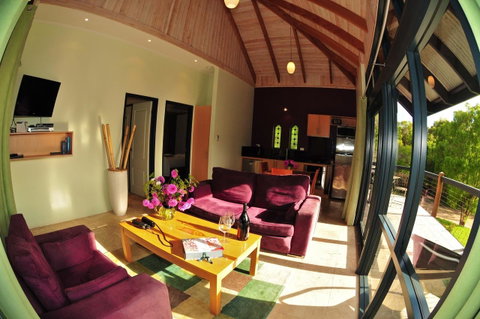 Waterfall Cottages - Accommodation Kalgoorlie 12