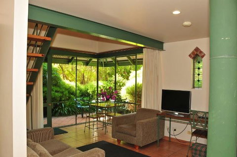 Waterfall Cottages - Accommodation Kalgoorlie 5