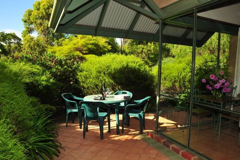Waterfall Cottages - Accommodation Kalgoorlie 7