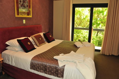 Waterfall Cottages - Accommodation Kalgoorlie 11