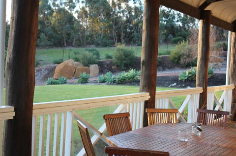 The Farmhouse - Accommodation Kalgoorlie 12