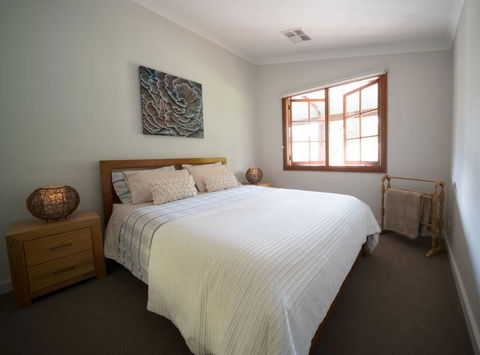 The Farmhouse - Accommodation Kalgoorlie 6