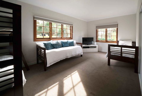 The Farmhouse - Accommodation Kalgoorlie 10