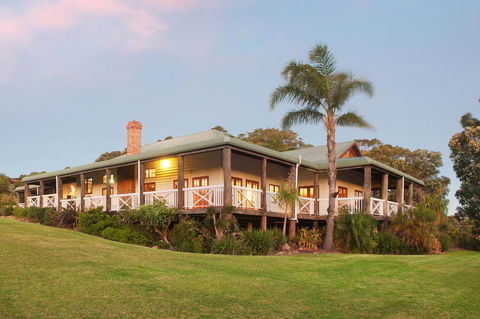 The Farmhouse - Accommodation Kalgoorlie 0