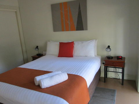Breezes Apartments - Accommodation Kalgoorlie 5