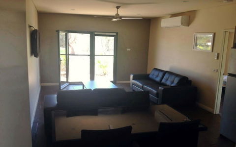 Breezes Apartments - Accommodation Kalgoorlie 8