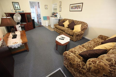 Jacaranda Guest House - Accommodation Kalgoorlie 8
