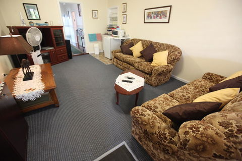 Jacaranda Guest House - Accommodation Kalgoorlie 7