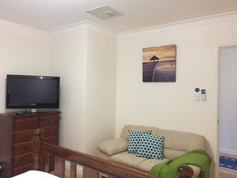The Royal Dolphin Bed & Breakfast Safety Bay - Accommodation Kalgoorlie 30