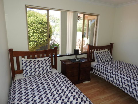 The Royal Dolphin Bed & Breakfast Safety Bay - Accommodation Kalgoorlie 16