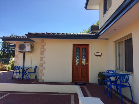 The Royal Dolphin Bed & Breakfast Safety Bay - Accommodation Kalgoorlie 25