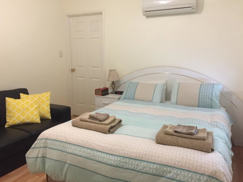 The Royal Dolphin Bed & Breakfast Safety Bay - Accommodation Kalgoorlie 1
