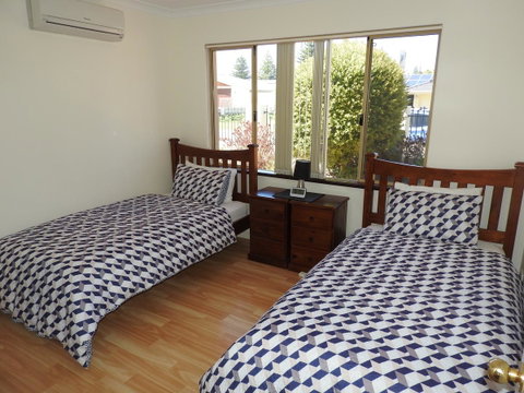 The Royal Dolphin Bed & Breakfast Safety Bay - Accommodation Kalgoorlie 15