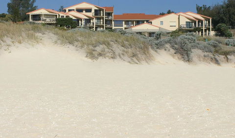 Scarborough & Absolutely Beachfront - Accommodation Kalgoorlie 0