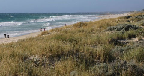 Scarborough & Absolutely Beachfront - Accommodation Kalgoorlie 2