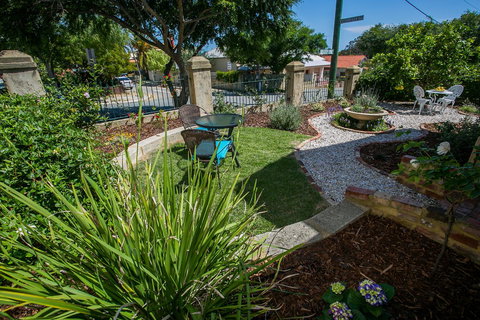 Danum House - Accommodation Kalgoorlie 5