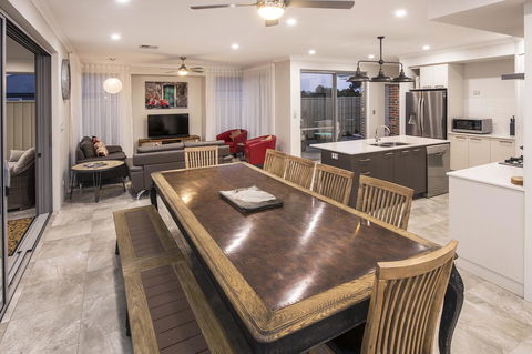 15 Cabot Close - Accommodation Kalgoorlie 15