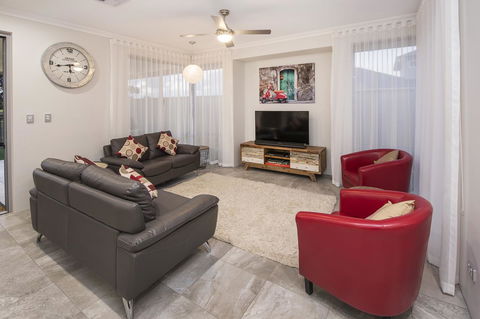 15 Cabot Close - Accommodation Kalgoorlie 14