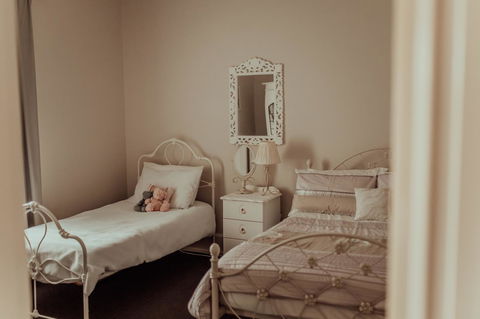 Bluebird Cottage - Accommodation Kalgoorlie 2