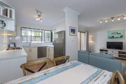Cottesloe Sea Salt Abode - Executive Escapes - Accommodation Kalgoorlie 7