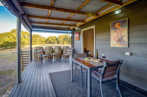 Windfall Estate Vineyard Cottage - Accommodation Kalgoorlie 2