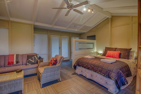 Windfall Estate Vineyard Cottage - Accommodation Kalgoorlie 0