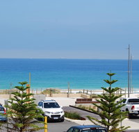 Absolute Beachfront Scarborough - Accommodation Kalgoorlie