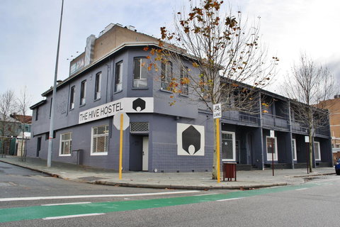 The Hive Hostel - Traveler Friendly, Passport Only - Accommodation Kalgoorlie 3