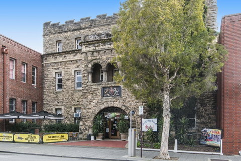 The Old Swan Barracks - Accommodation Kalgoorlie 10