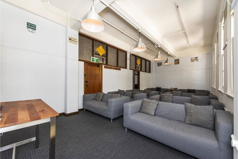 The Old Swan Barracks - Accommodation Kalgoorlie 8