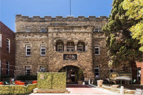 The Old Swan Barracks - Accommodation Kalgoorlie 3