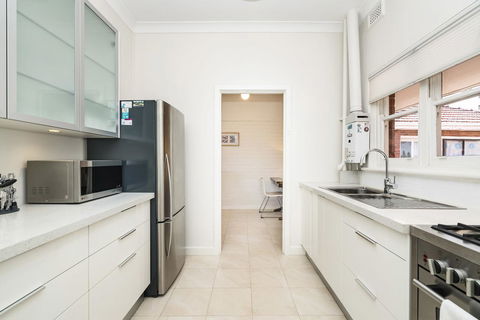Light Bright, Quality River Views! Free Parking - Accommodation Kalgoorlie 18