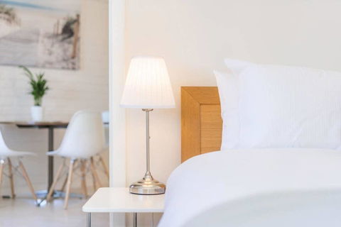 Light Bright, Quality River Views! Free Parking - Accommodation Kalgoorlie 35