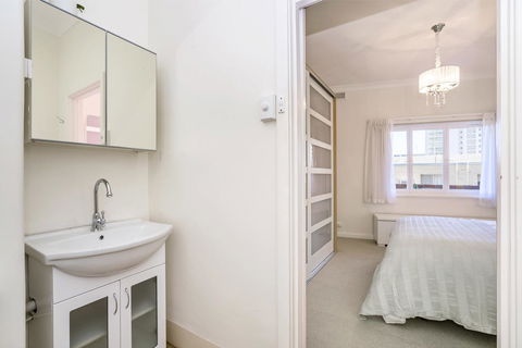 Light Bright, Quality River Views! Free Parking - Accommodation Kalgoorlie 6
