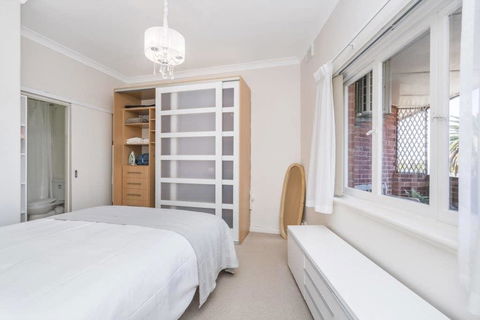 Light Bright, Quality River Views! Free Parking - Accommodation Kalgoorlie 29