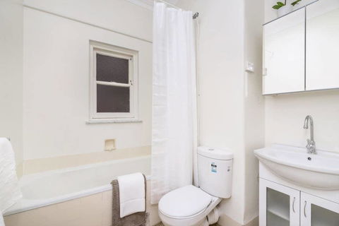 Light Bright, Quality River Views! Free Parking - Accommodation Kalgoorlie 37