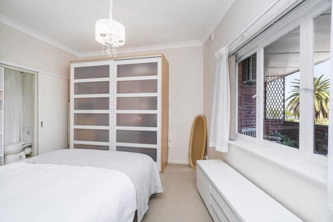 Light Bright, Quality River Views! Free Parking - Accommodation Kalgoorlie 27