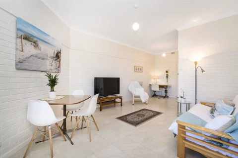 Light Bright, Quality River Views! Free Parking - Accommodation Kalgoorlie 34