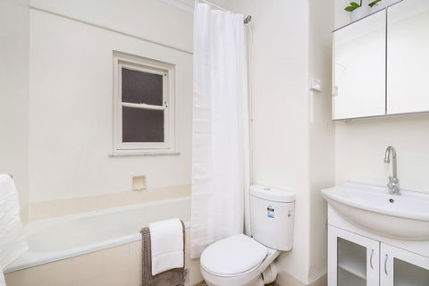Light Bright, Quality River Views! Free Parking - Accommodation Kalgoorlie 10