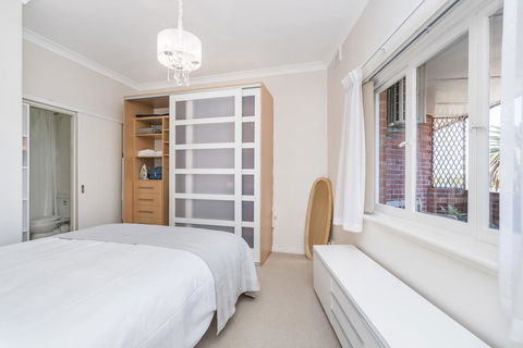 Light Bright, Quality River Views! Free Parking - Accommodation Kalgoorlie 11