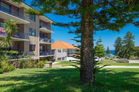 Cottesloe Beach On Napier - Accommodation Kalgoorlie 2