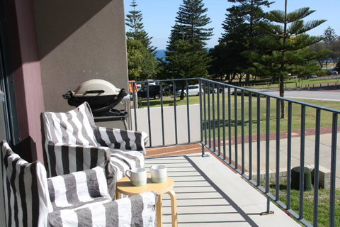 Cottesloe Beach On Napier - Accommodation Kalgoorlie 1