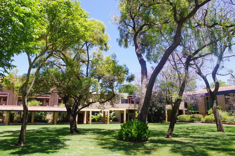 Trinity On Hampden - Accommodation Kalgoorlie 7